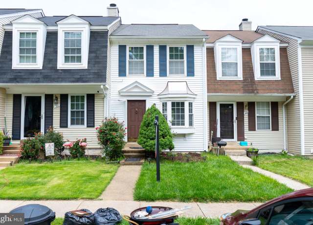 Property at 30 Huntley Ct, Sterling, VA 20165, 2 beds, 1.5 baths