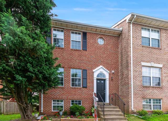 Property at 46607 Carriage Ct, Sterling, VA 20164, 4 beds, 3.5 baths