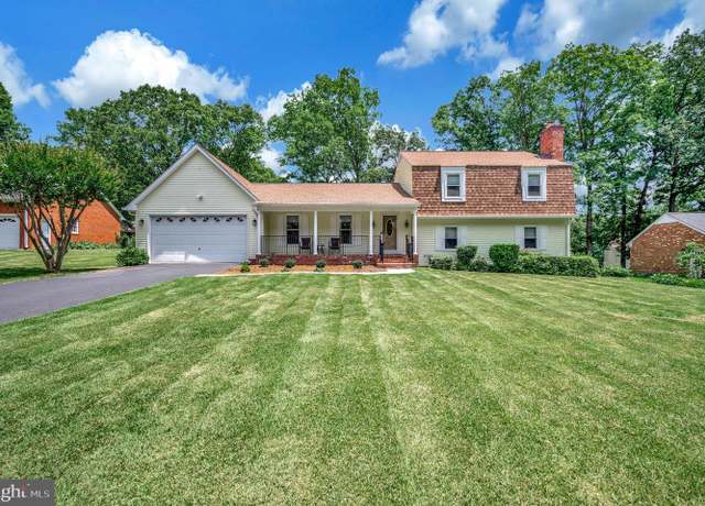 Property at 417 Camden Dr, Fredericksburg, VA 22405, 4 beds, 3.5 baths