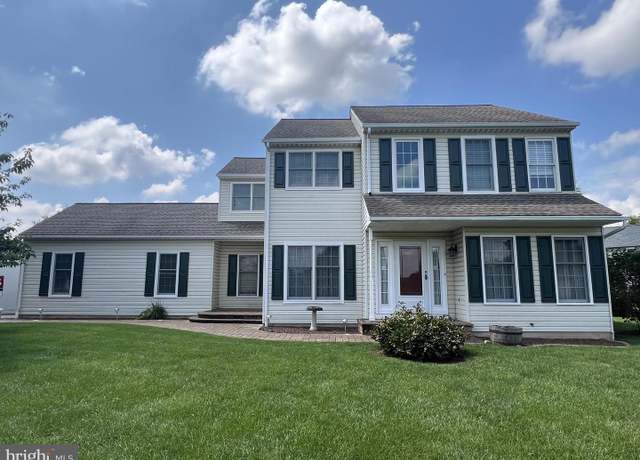 Property at 400 Reading Ln, Middletown, DE 19709, 4 beds, 2.5 baths