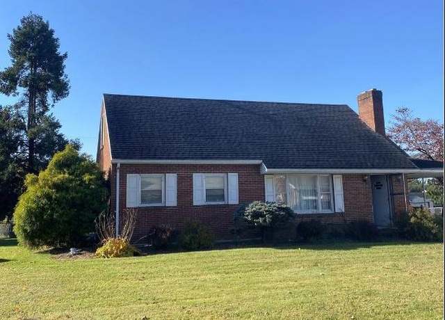 Property at 1410 Sherman Ave, Hagerstown, MD 21740, 4 beds, 2.5 baths