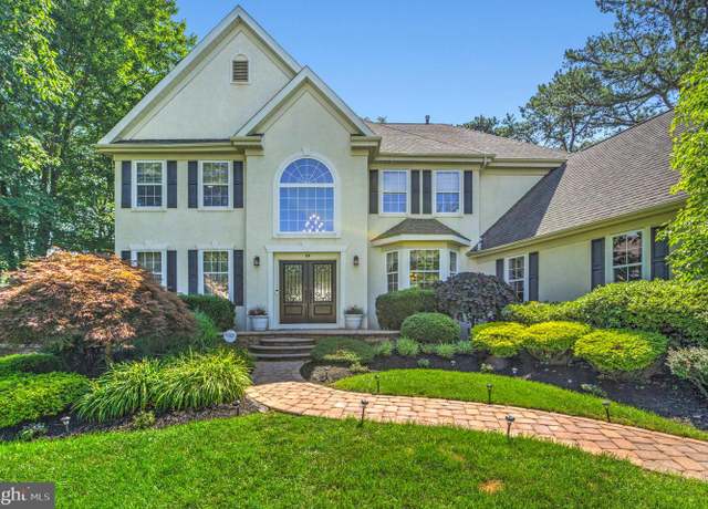Property at 18 Knottingham Dr, Voorhees, NJ 08043, 4 beds, 2.5 baths