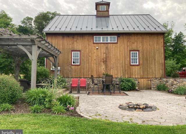 Property at 1900 Oxford Rd, New Oxford, PA 17350, 3 beds, 1 bath