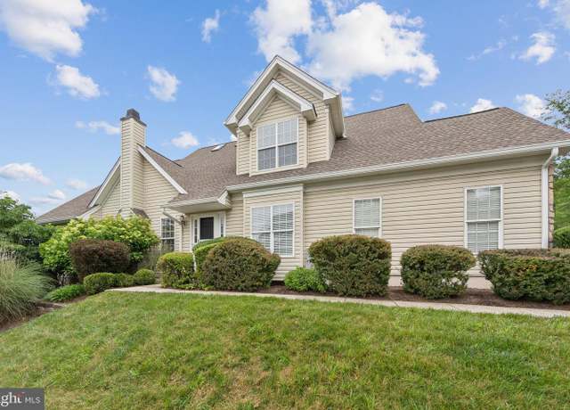 Property at 215 Silverbell Ct, West Chester, PA 19380, 3 beds, 3.5 baths