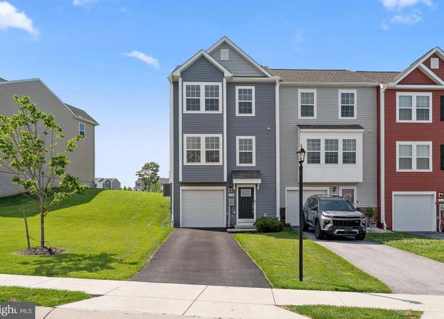 Property at 92 Ayrshire Dr, Hanover, PA 17331, 3 beds, 3 baths