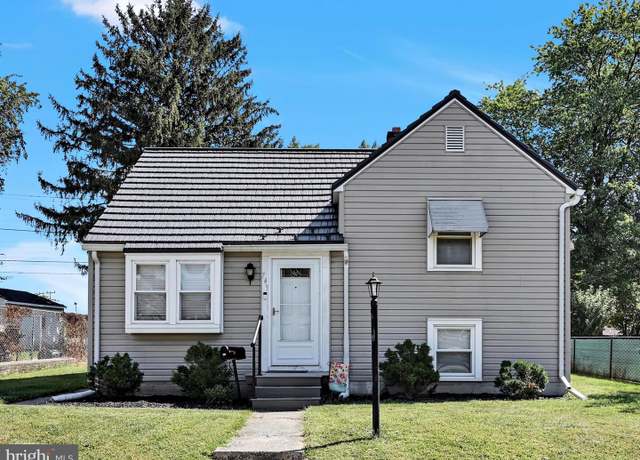 Property at 745 Oatman St, York, PA 17404, 3 beds, 1 bath