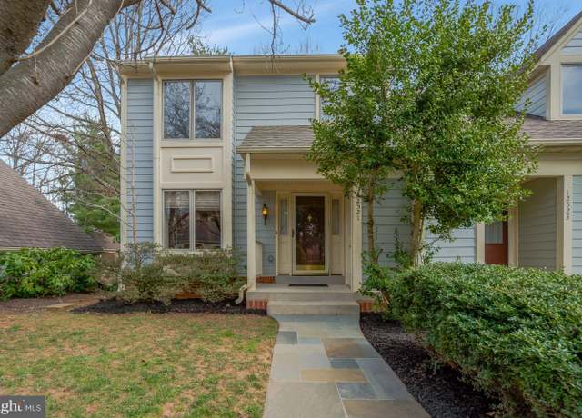 Property at 12521 N Lake Ct, Fairfax, VA 22033, 3 beds, 3.5 baths