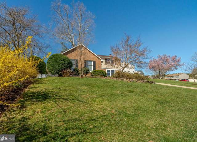 Property at 6306 Falling Brook Dr, Burke, VA 22015, 6 beds, 3.5 baths
