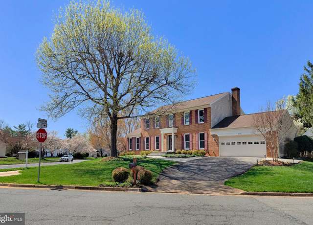 Property at 3298 Laneview Pl, Herndon, VA 20171, 5 beds, 3.5 baths
