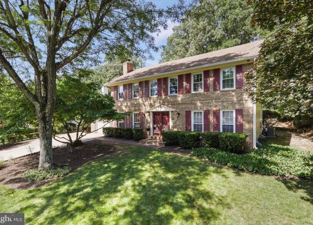 Property at 4310 Dahill Pl, Alexandria, VA 22312, 4 beds, 2.5 baths