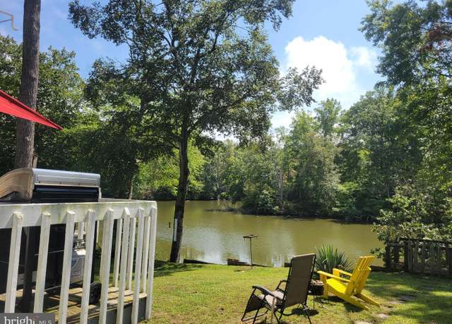 Property at 2058 Shore Dr, Edgewater, MD 21037, 2 beds, 2 baths