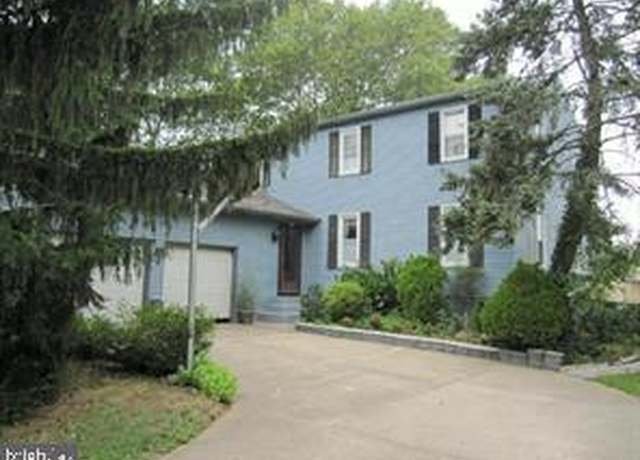 Property at 2112 Magnolia Ct, Cinnaminson, NJ 08077, 4 beds, 2.5 baths