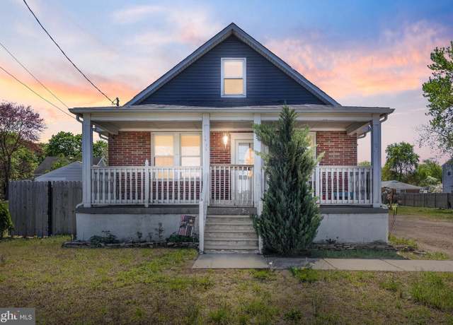 Property at 148 Cross Keys Rd, Berlin, NJ 08009, 5 beds, 2 baths