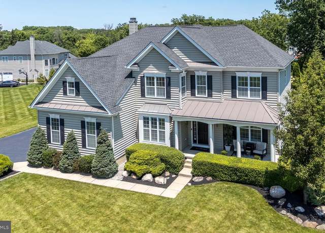 Property at 115 Chestnut Ln, Sellersville, PA 18960, 4 beds, 4.5 baths