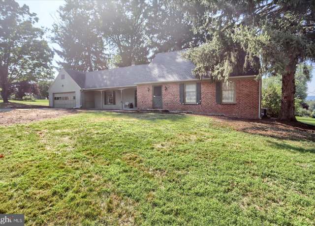 Property at 2 Golfview Rd, Camp Hill, PA 17011, 3 beds, 2 baths