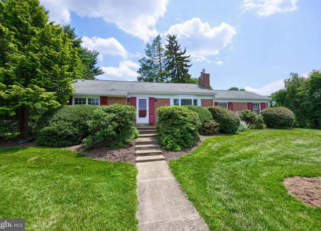 Property at 90 Overlook Ave, Lancaster, PA 17601, 3 beds, 1.5 baths