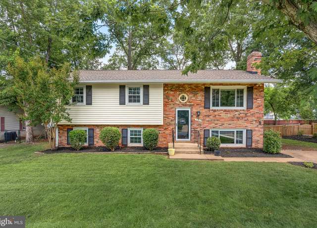 Property at 15020 Carlbern Dr, Centreville, VA 20120, 4 beds, 3 baths