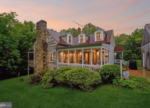 Property at 14732 Rose Hollow Ln, Waterford, VA 20197, 3 beds, 2.5 baths