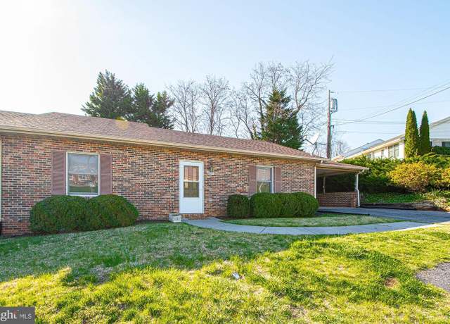 Property at 607 Mount View St, Front Royal, VA 22630, 2 beds, 2 baths