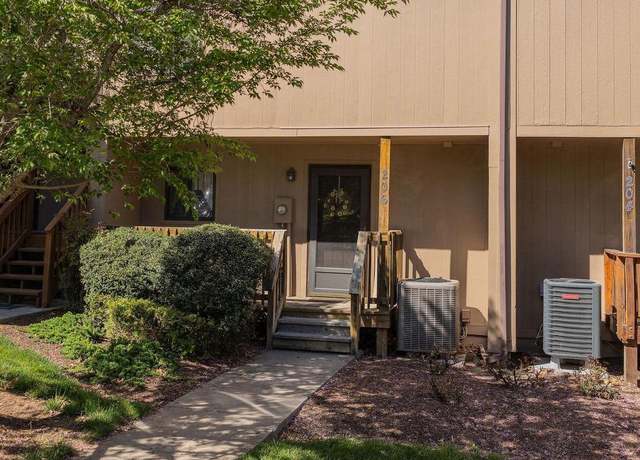 Property at 206 Fishhook Ln, Hedgesville, WV 25427, 2 beds, 2.5 baths