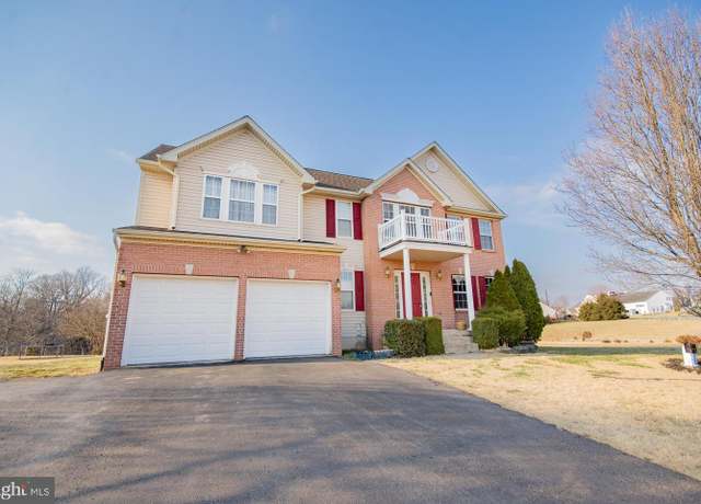 Property at 211 Stratus Dr, Kearneysville, WV 25430, 4 beds, 2.5 baths