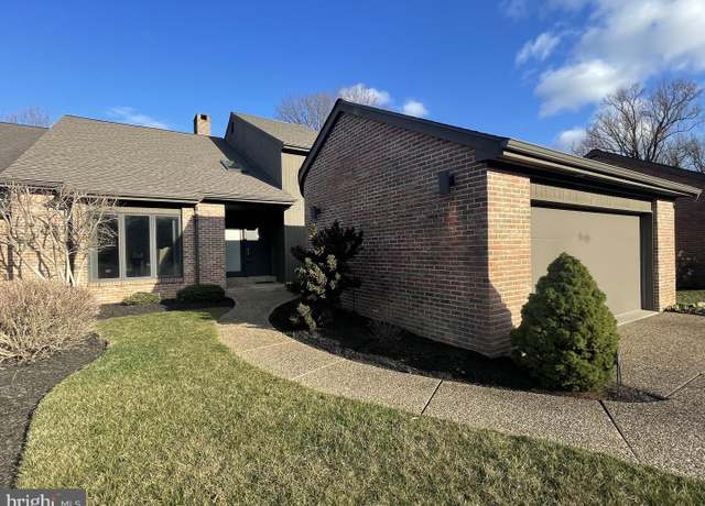 Property at 111 Downs Dr, Wilmington, DE 19807, 3 beds, 2.5 baths