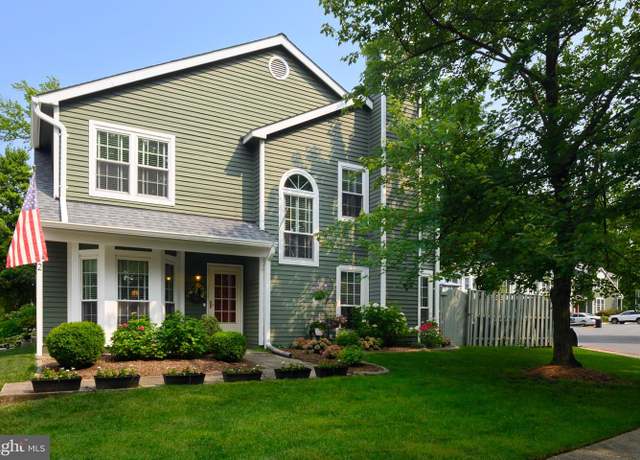 Property at 2 Leeward Ct, Annapolis, MD 21403, 3 beds, 2.5 baths