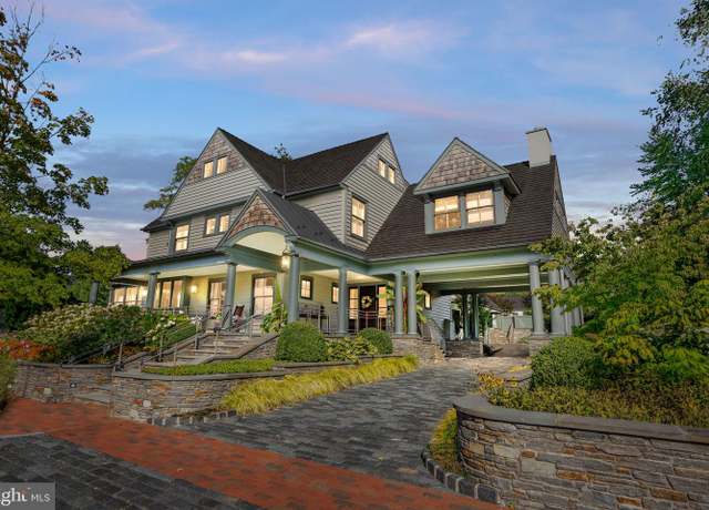 Property at 155 E Oakland Ave, Doylestown, PA 18901, 4 beds, 4 baths