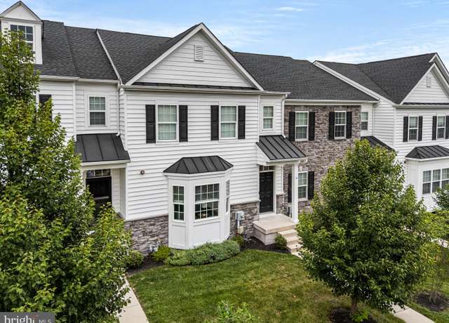 Property at 6 Margot Ln, Media, PA 19063, 3 beds, 2.5 baths