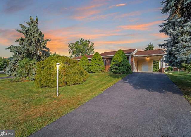 Property at 2743 Danielle Dr, Dover, PA 17315, 3 beds, 2 baths