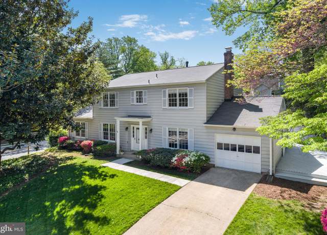 Property at 5400 30th St N, Arlington, VA 22207, 4 beds, 3.5 baths