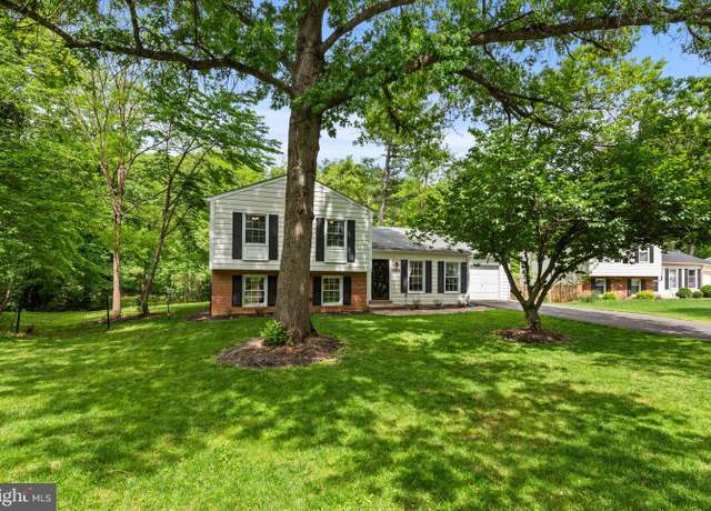 Property at 9518 Center St, Vienna, VA 22181, 4 beds, 3 baths
