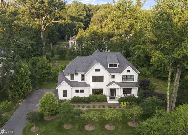Property at 717 Miller Ave, Great Falls, VA 22066, 6 beds, 6.5 baths