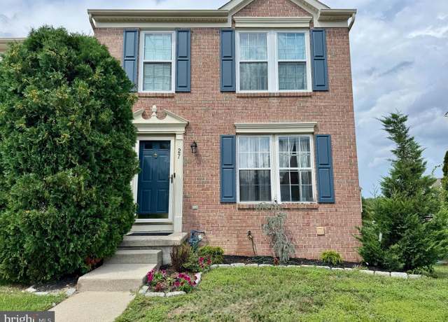 Property at 27 Players Ln, Pine Hill, NJ 08021, 2 beds, 2.5 baths