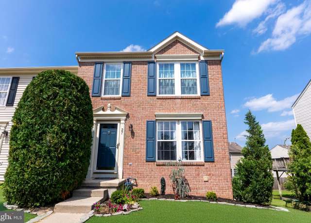 Property at 27 Players Ln, Pine Hill, NJ 08021, 2 beds, 2.5 baths