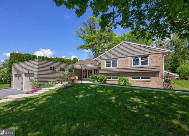 Property at 1515 Rockland St, Reading, PA 19604, 4 beds, 4 baths