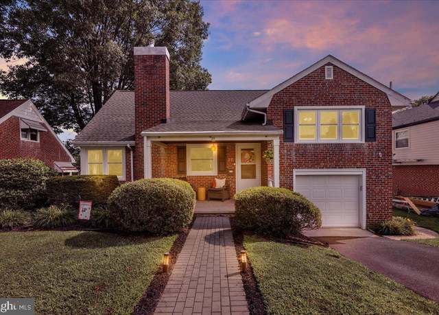Property at 211 Opal Ave, Reading, PA 19606, 4 beds, 1.5 baths