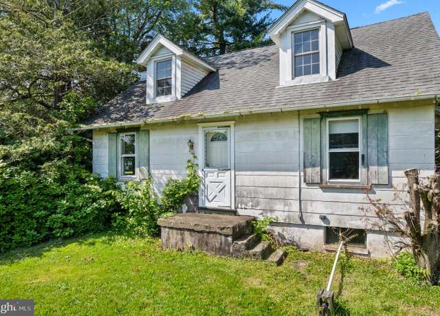 Property at 431 E Summit Ave, Telford, PA 18969, 4 beds, 1.5 baths