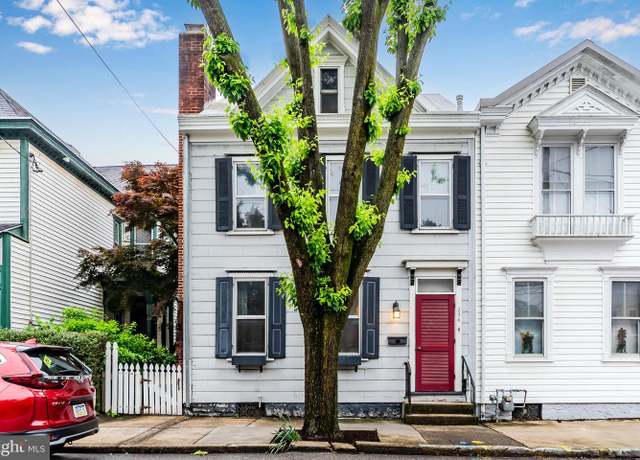 Property at 236 S Pitt St, Carlisle, PA 17013, 3 beds, 1.5 baths