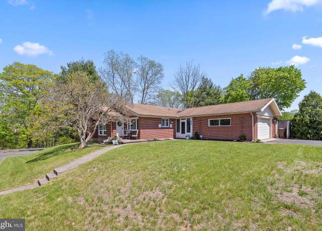 Property at 609 Woodland Dr, Pottstown, PA 19464, 3 beds, 1.5 baths