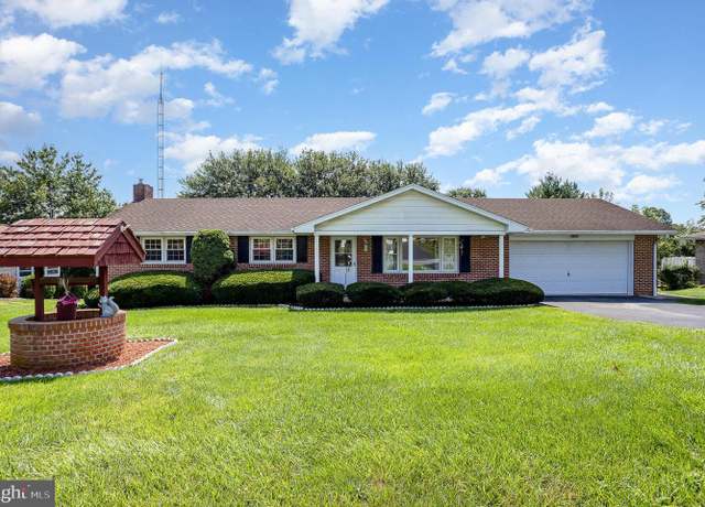 Property at 215 Margate Rd, York, PA 17408, 3 beds, 2 baths