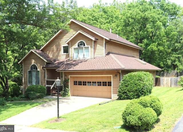 Property at 121 Brenda Ct, Warrenton, VA 20186, 4 beds, 3.5 baths