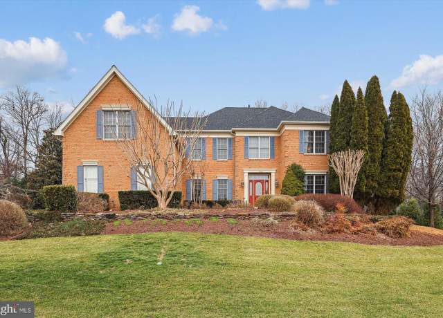 Property at 10904 Hunter Gate Way, Reston, VA 20194, 4 beds, 4.5 baths