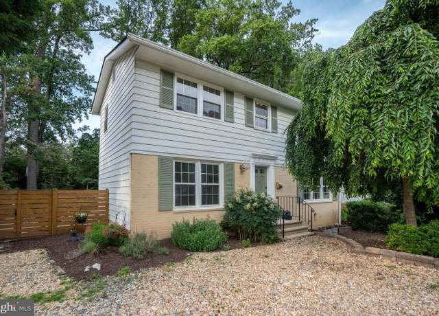 Property at 2609 Bowling Green Dr, Vienna, VA 22180, 4 beds, 3 baths