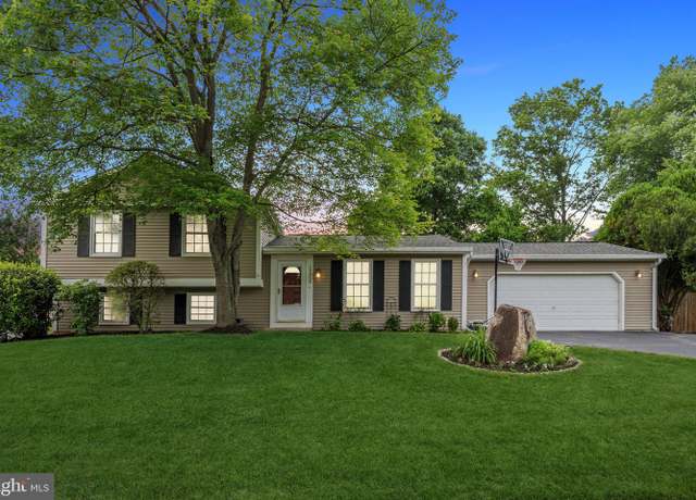 Property at 12912 Framingham Ct, Herndon, VA 20171, 3 beds, 3 baths