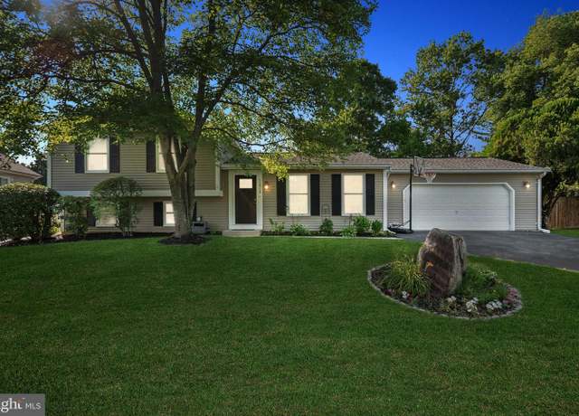 Property at 12912 Framingham Ct, Herndon, VA 20171, 3 beds, 3 baths