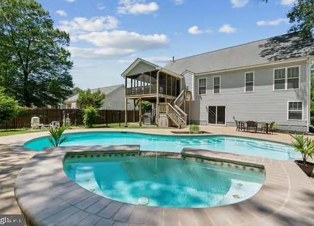 Property at 202 Forest Ave, Colonial Beach, VA 22443, 5 beds, 3 baths