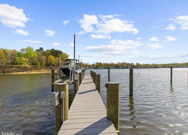 Property at 282A North Dr, Severna Park, MD 21146, 6 beds, 4.5 baths