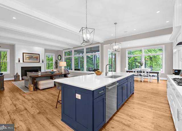 Property at 282A North Dr, Severna Park, MD 21146, 6 beds, 4.5 baths