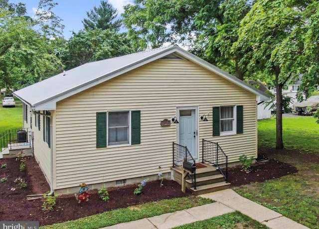 Property at 213 S 6th St, Denton, MD 21629, 3 beds, 1 bath